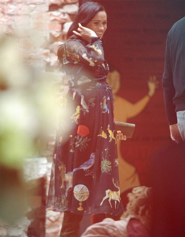 Меган Маркл в платье с удивительным принтом от Oscar de la ...
